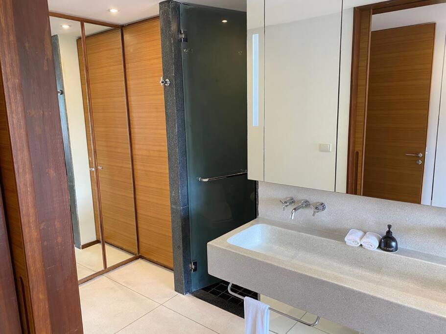 Beachfront 2 Bedroom Luxury Condo Chava Surin Extérieur photo